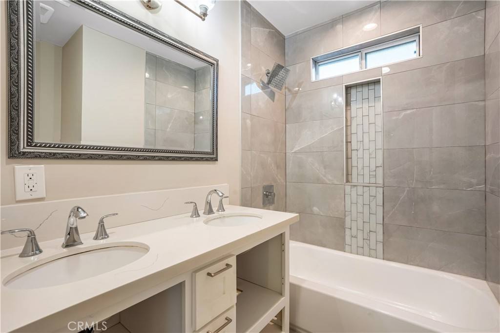 Apartment for rent at 8466 Quartz Ave, Winnetka, CA 91306
