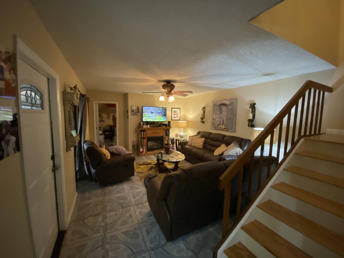 Townhouse for rent at 1011 Springdale Circle, Lake Worth, FL 33461