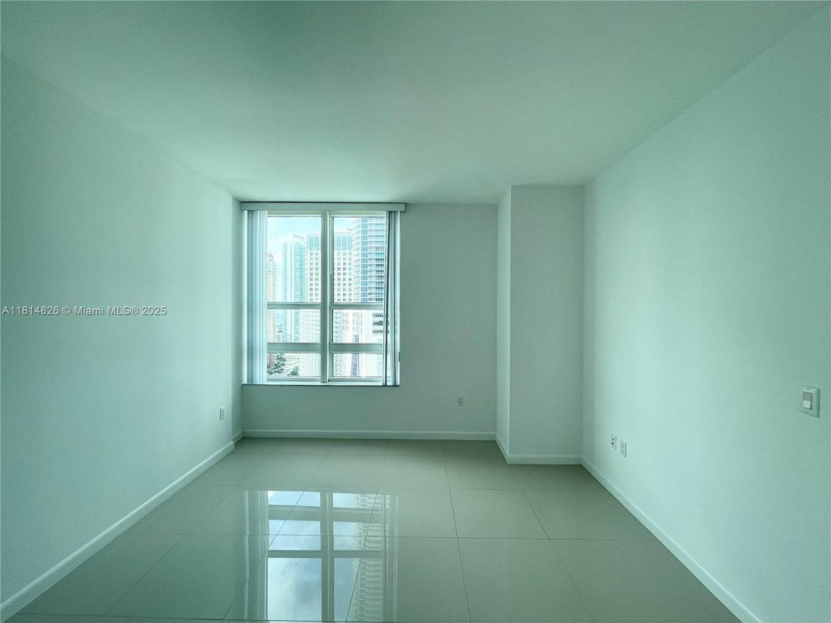 Apartment for rent at 950 Brickell Bay Dr #1907, Miami, FL 33131