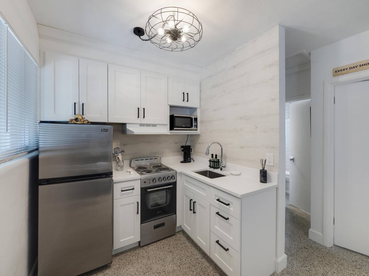Apartment for rent at 1258 Beach Rd #9, West Palm Beach, FL 33404