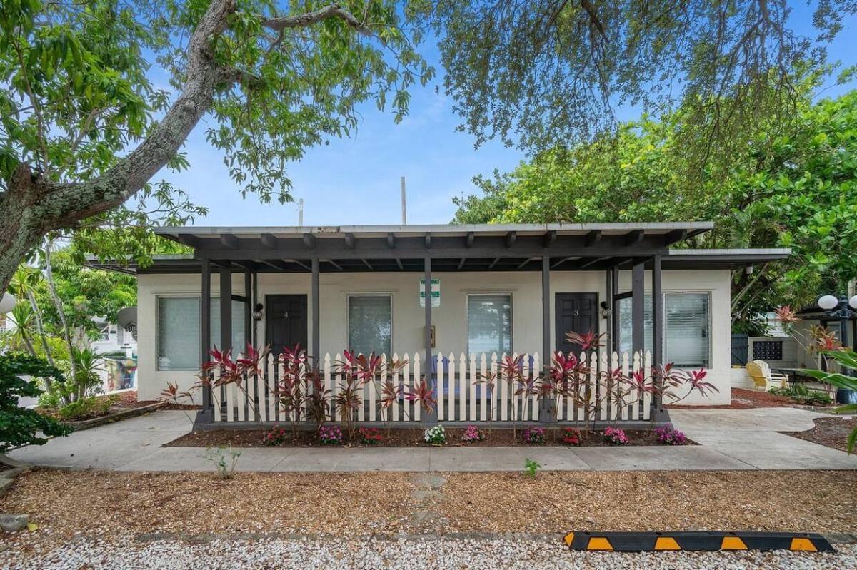 Apartment for rent at 131 S Federal Highway 131-4, Lake Worth Beach, FL 33460