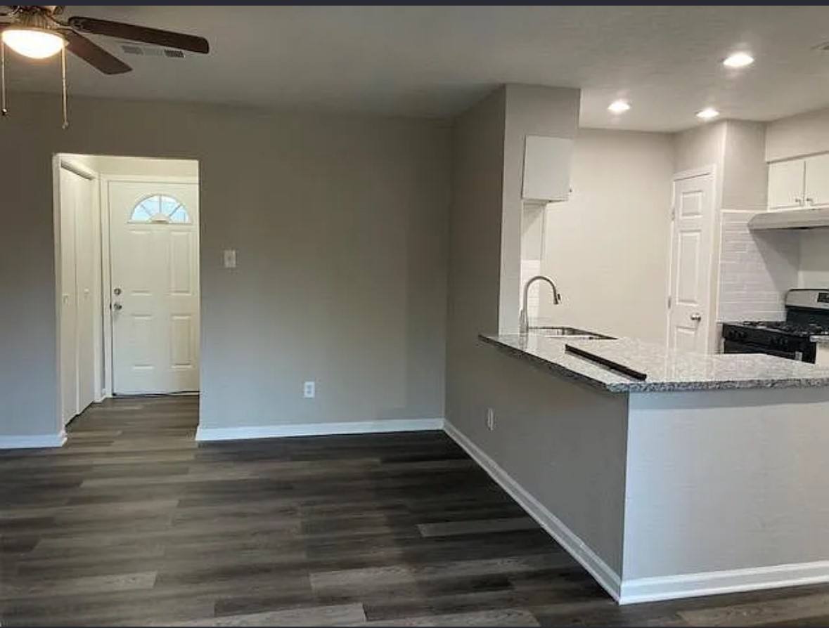 Apartment for rent at 4015 Marchant Rd, Houston, TX 77047