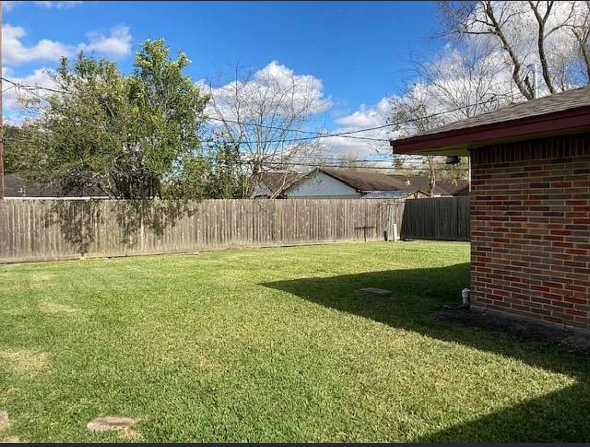 Apartment for rent at 4015 Marchant Rd, Houston, TX 77047