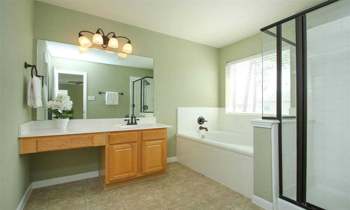 Apartment for rent at 16044 Sweetwater Fields Lane, Tomball, TX 77377