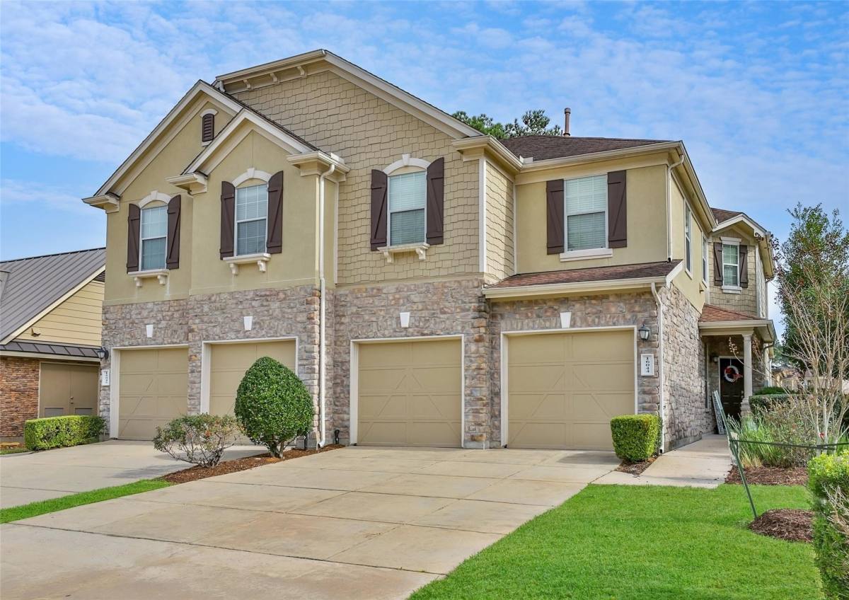 Apartment for rent at 16044 Sweetwater Fields Lane, Tomball, TX 77377
