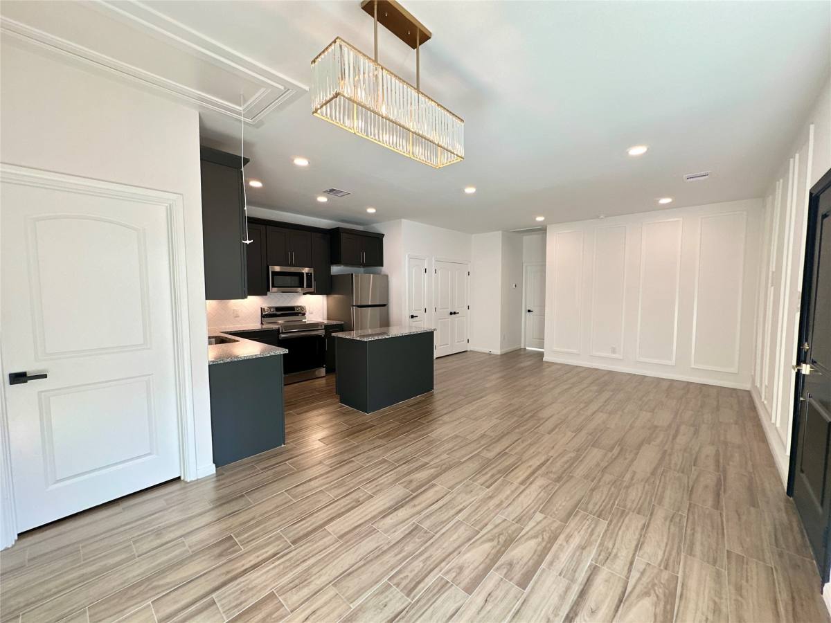 Apartment for rent at 11559 Persimmon St, Willis, TX 77318