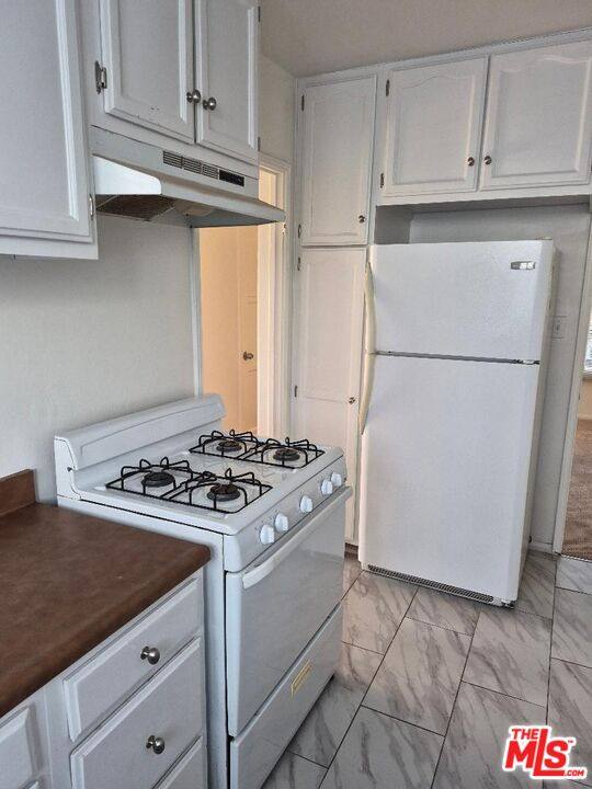 Apartment for rent at 8573 1 4 Holloway Dr #857385511, West Hollywood, CA 90069