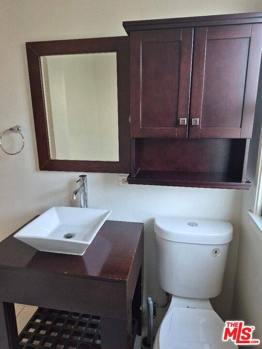 Apartment for rent at 8573 1 4 Holloway Dr #857385511, West Hollywood, CA 90069