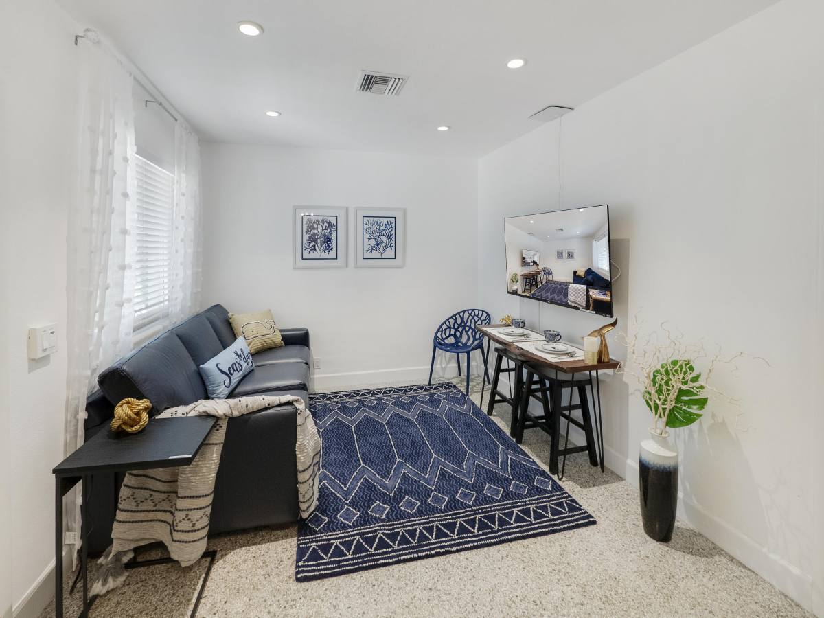 Apartment for rent at 1258 Beach Rd #4, West Palm Beach, FL 33404