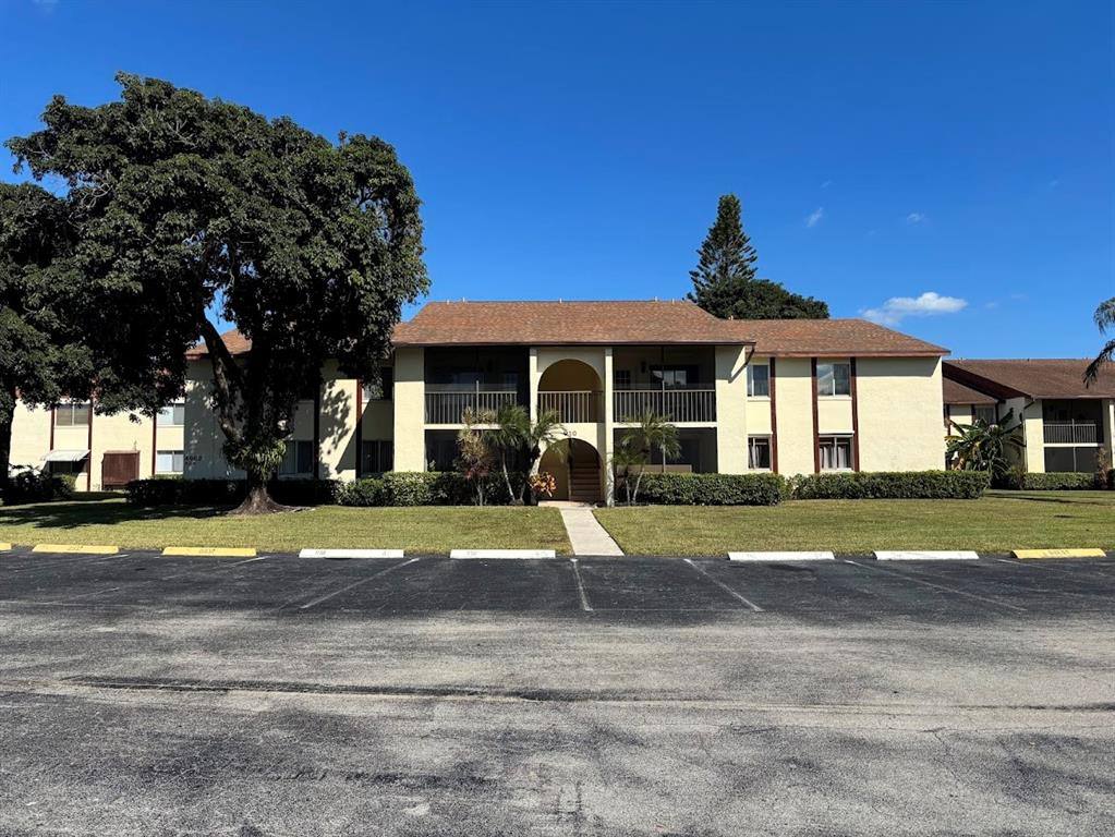 Apartment for rent at 4962 Sable Pine Circle #4962A2, West Palm Beach, FL 33417