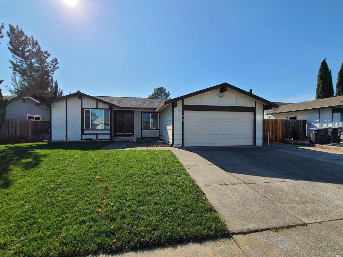Apartment for rent at 4875 Silverado Dr, Fairfield, CA 94534