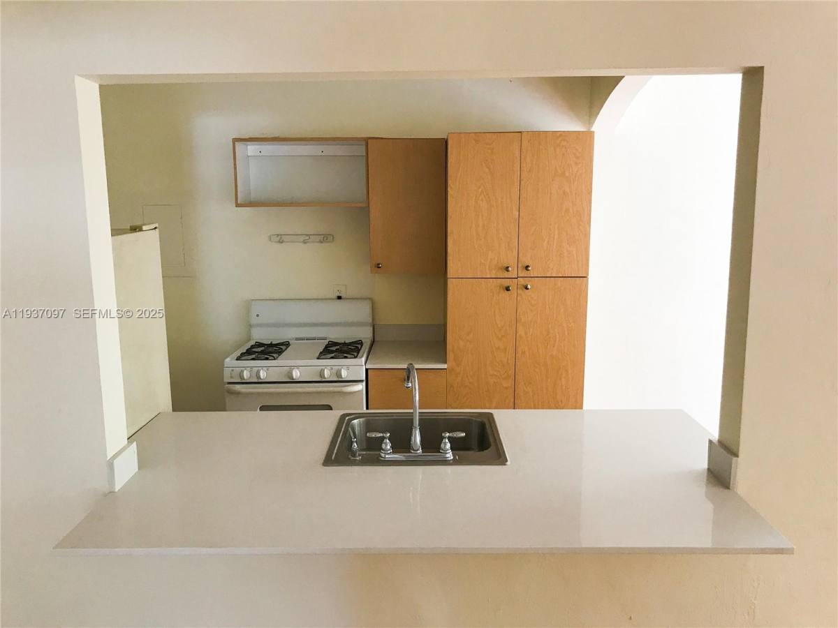 Apartment for rent at 700 W 51st St #700-5, Miami Beach, FL 33140