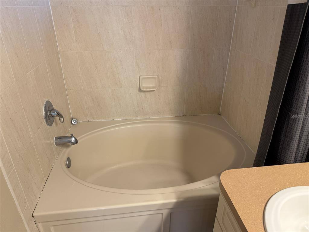 Apartment for rent at 6509 Bridgecrest Dr, Lithia, FL 33547