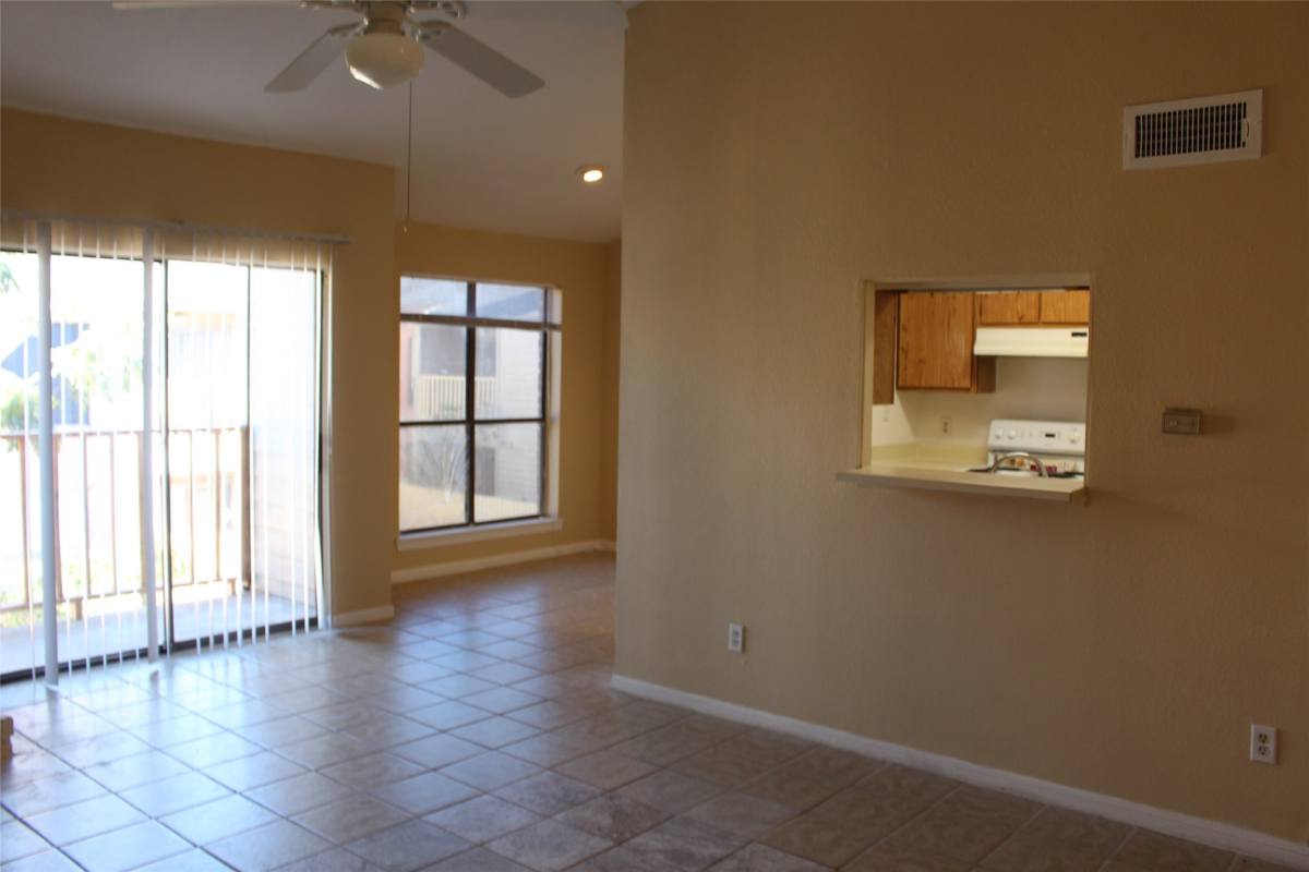 Condo for rent at 16111 Aspenglen Dr #806, Houston, TX 77084