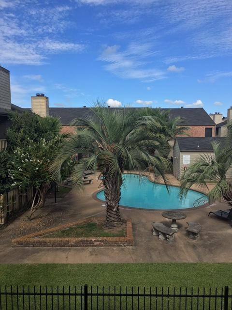 Condo for rent at 16111 Aspenglen Dr #806, Houston, TX 77084