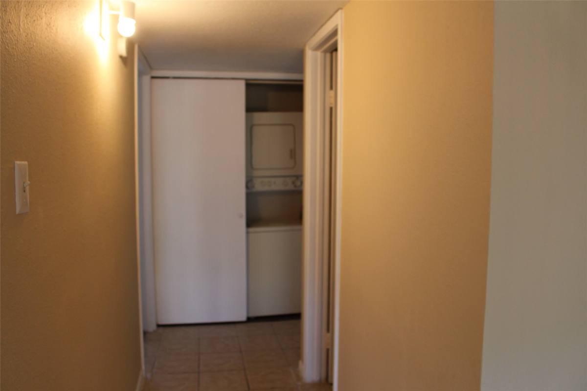 Condo for rent at 16111 Aspenglen Dr #806, Houston, TX 77084
