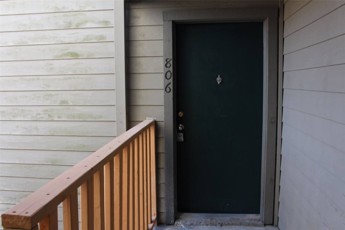 Condo for rent at 16111 Aspenglen Dr #806, Houston, TX 77084
