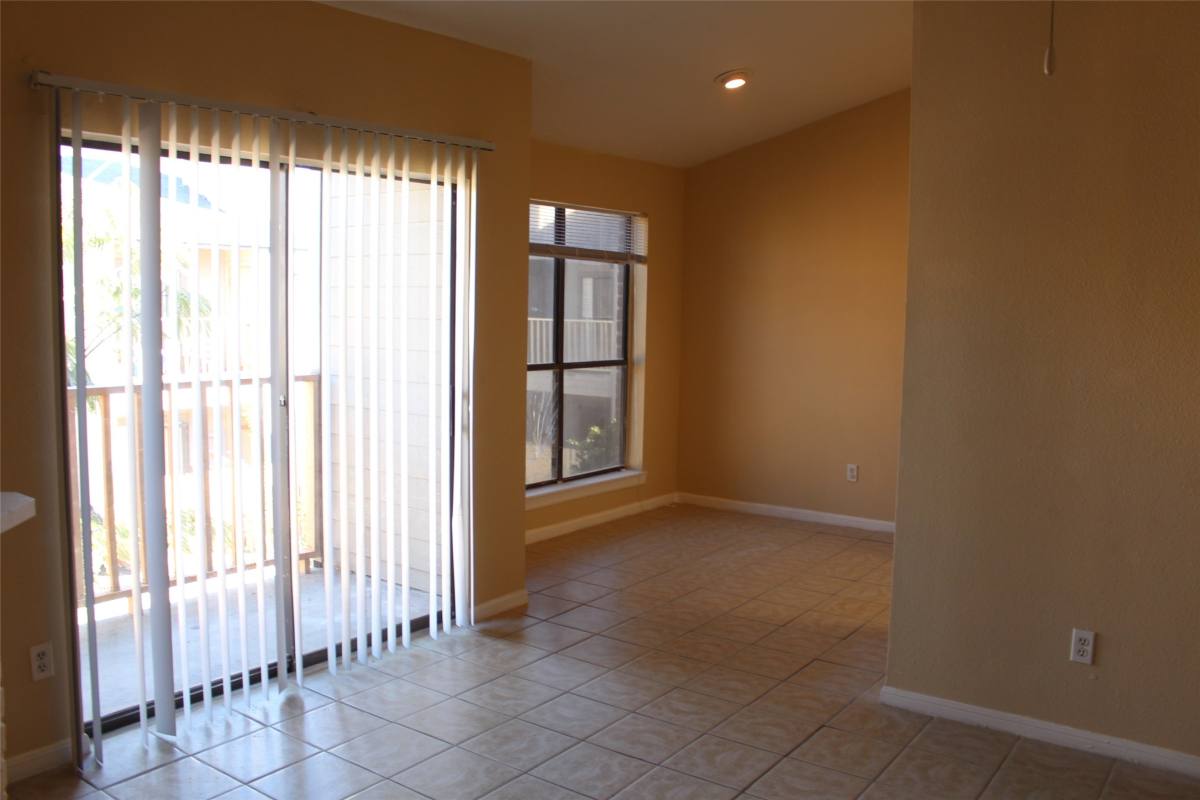 Condo for rent at 16111 Aspenglen Dr #806, Houston, TX 77084