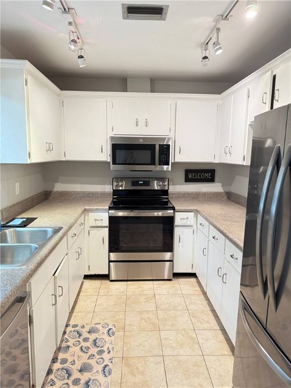 Apartment for rent at 900 Jasmine Lane #9006B, Vero Beach, FL 32963