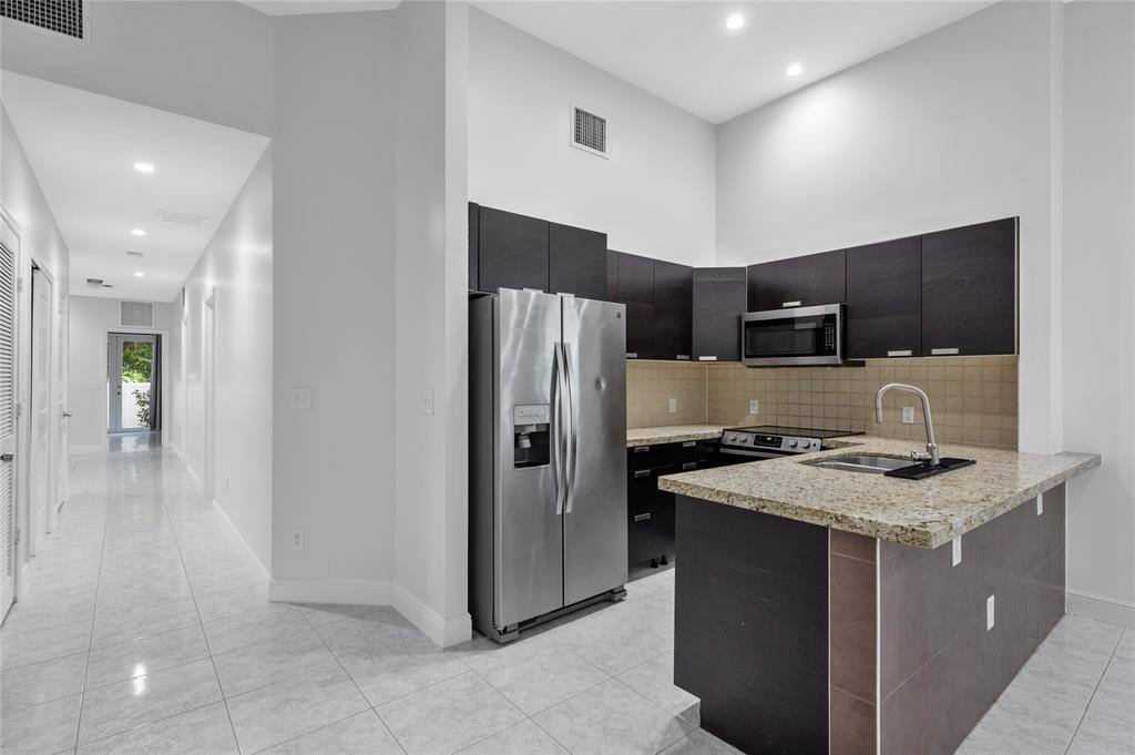 Townhouse for rent at 316 SW 16th St #316B, Fort Lauderdale, FL 33315