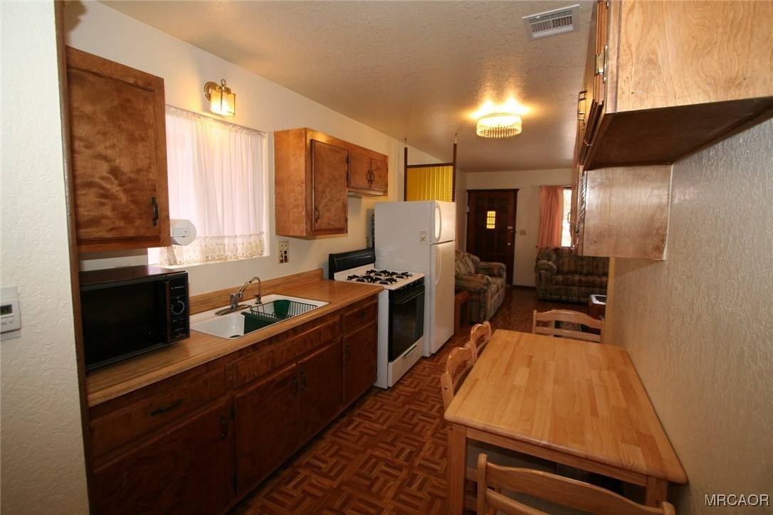 Apartment for rent at 441 W Aeroplane Blvd #441, Big Bear City, CA 92314