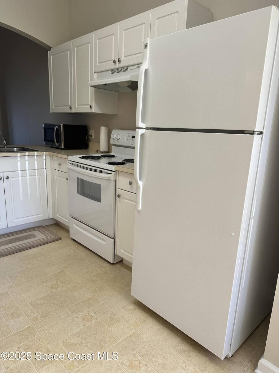 Townhouse for rent at 975 Luminary Circle #103, Melbourne, FL 32901
