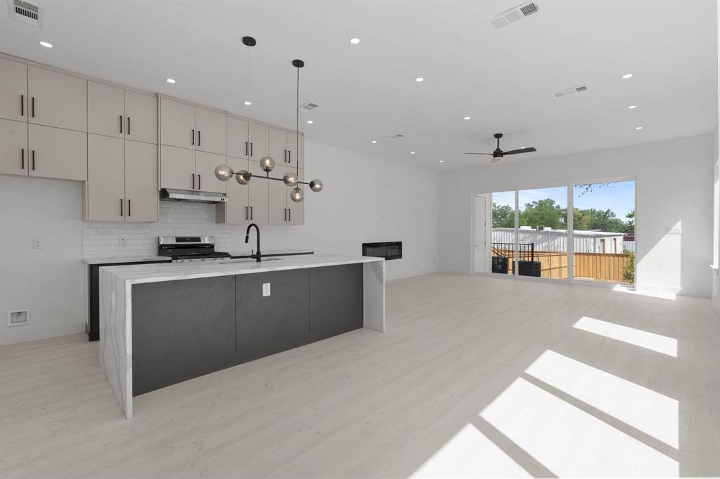 Apartment for rent at 1849 Pollard St, Dallas, TX 75208