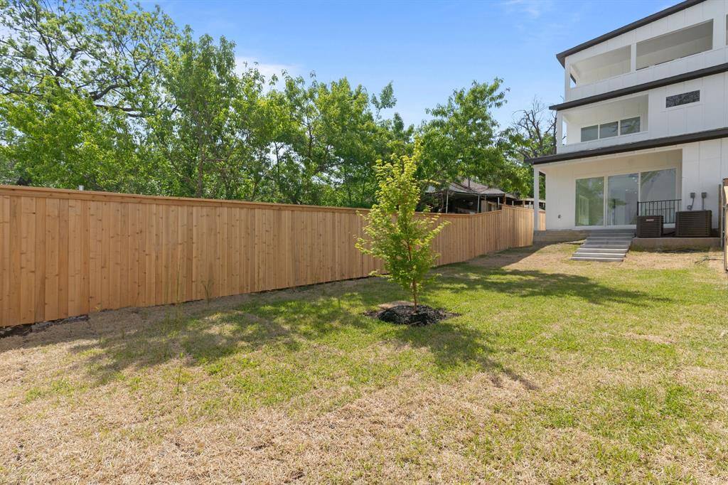 Apartment for rent at 1849 Pollard St, Dallas, TX 75208
