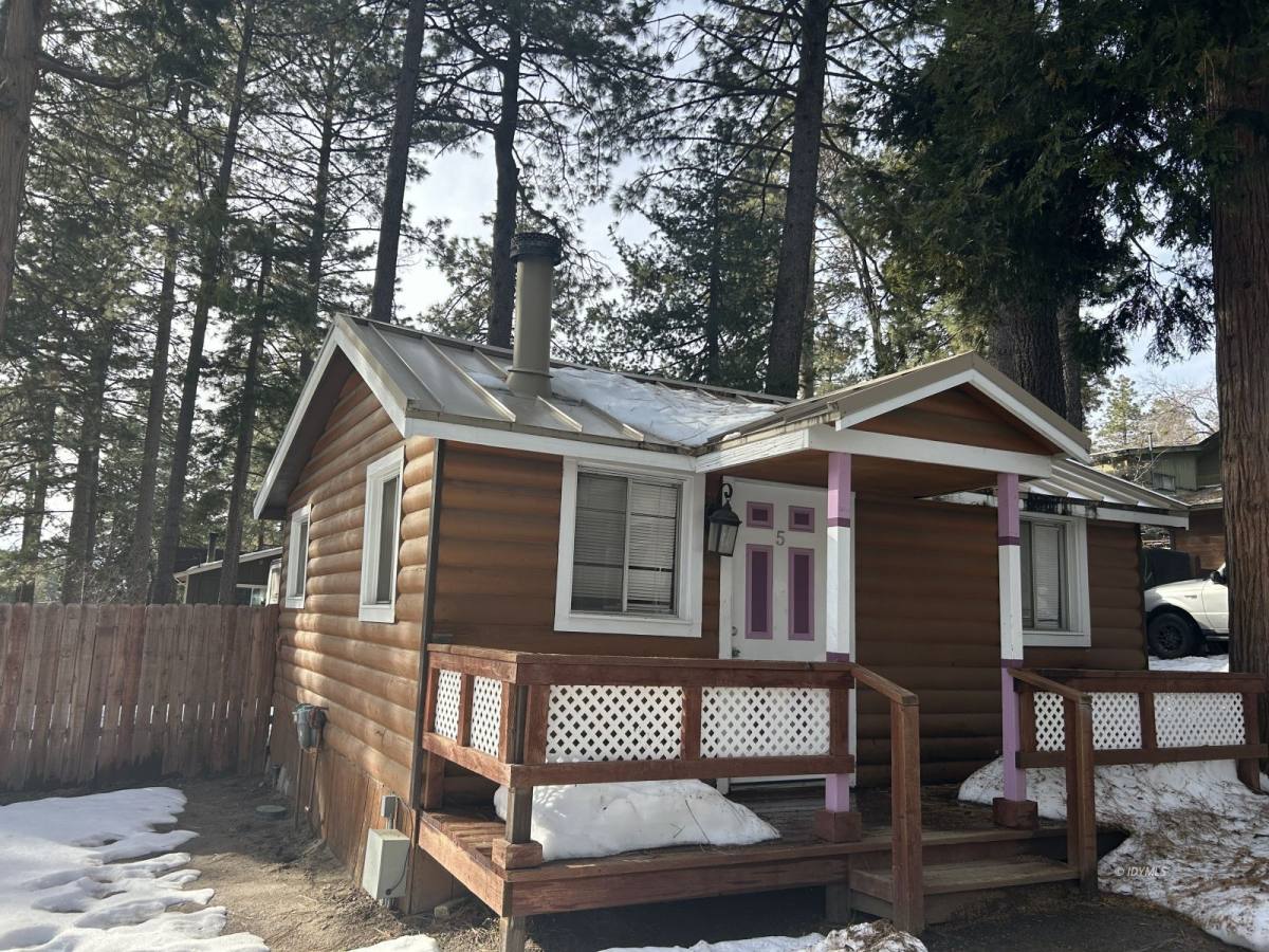 Apartment for rent at 25055 Marion Ridge Dr #5, Idyllwild, CA 92549