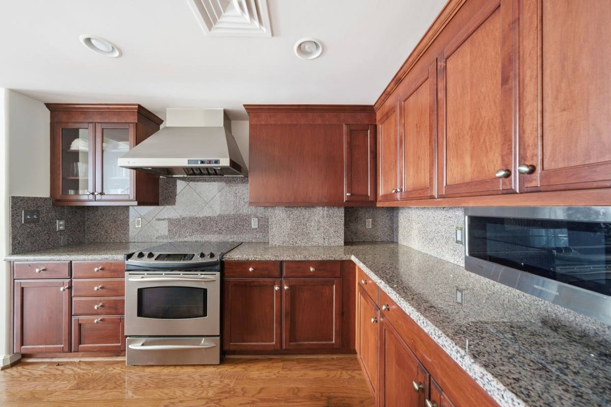 Apartment for rent at 914 Main St #1108, Houston, TX 77002