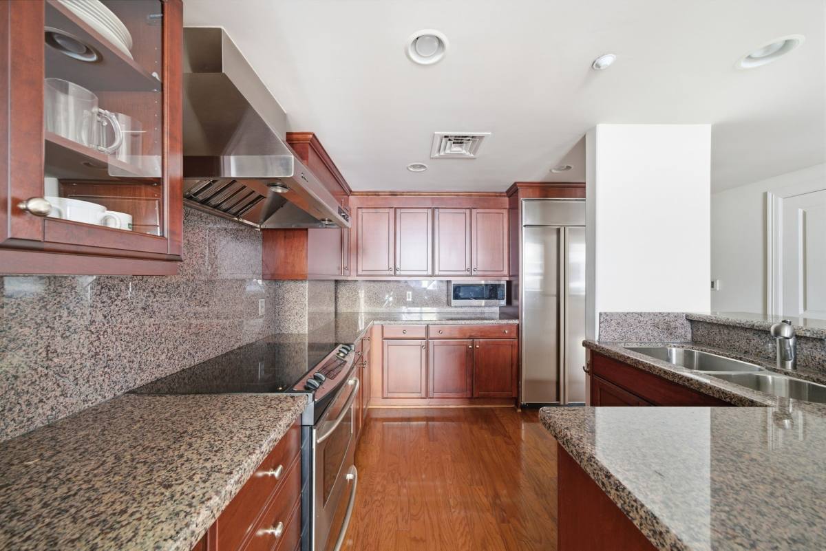 Apartment for rent at 914 Main St #1108, Houston, TX 77002