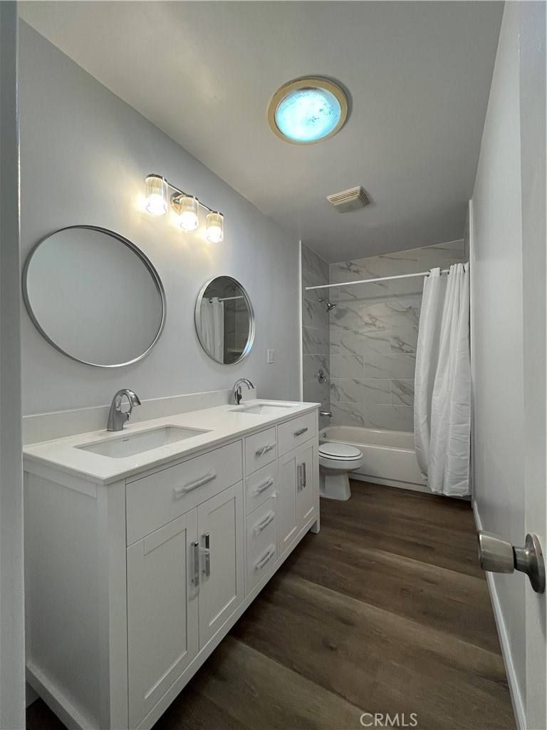 Apartment for rent at 18708 Keswick St, Reseda, CA 91335