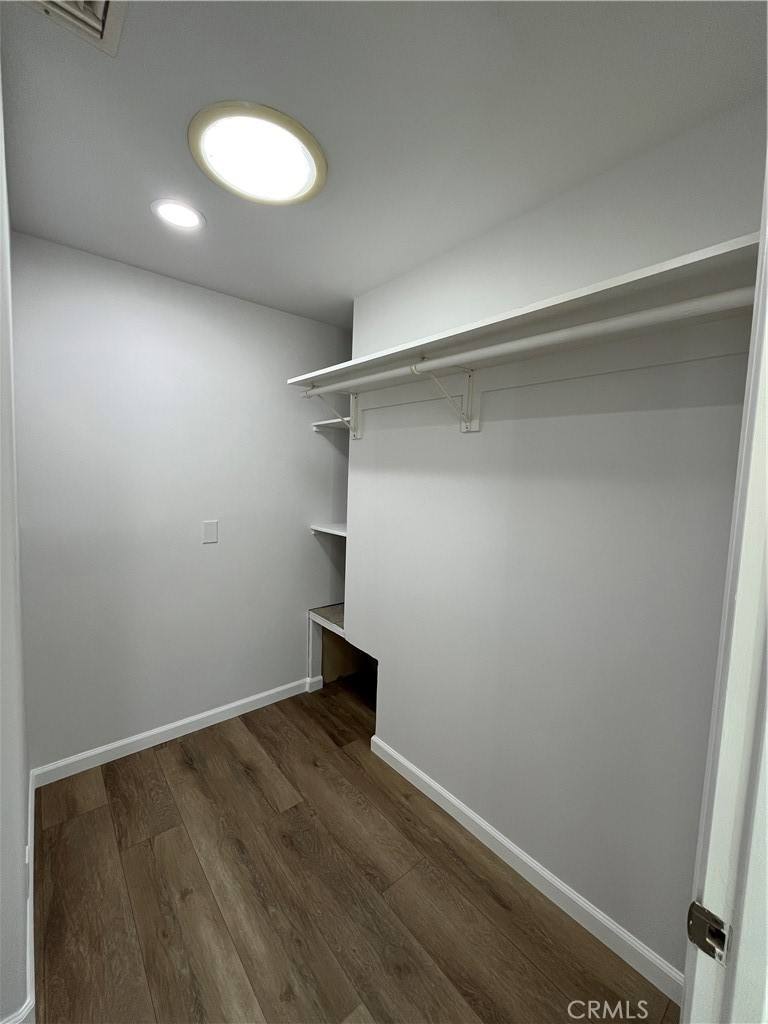 Apartment for rent at 18708 Keswick St, Reseda, CA 91335
