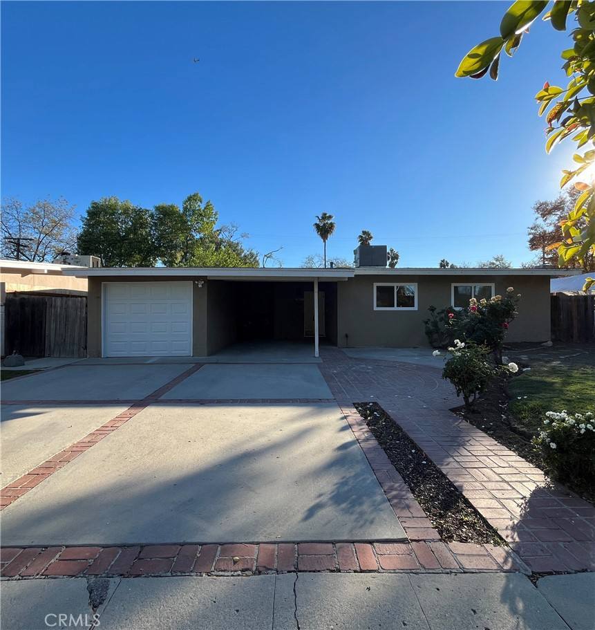 Apartment for rent at 18708 Keswick St, Reseda, CA 91335
