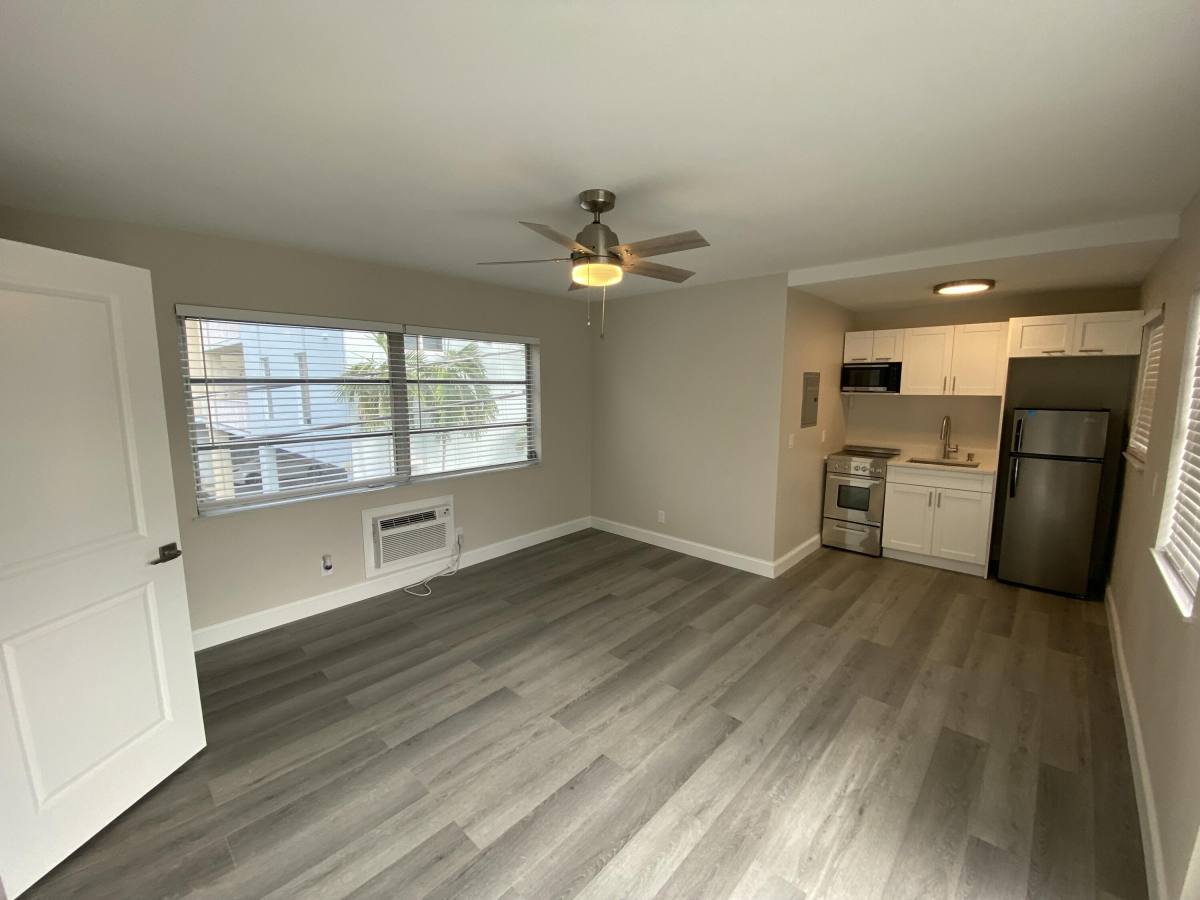 Apartment for rent at 112 Lake Ave #10, Lake Worth Beach, FL 33460