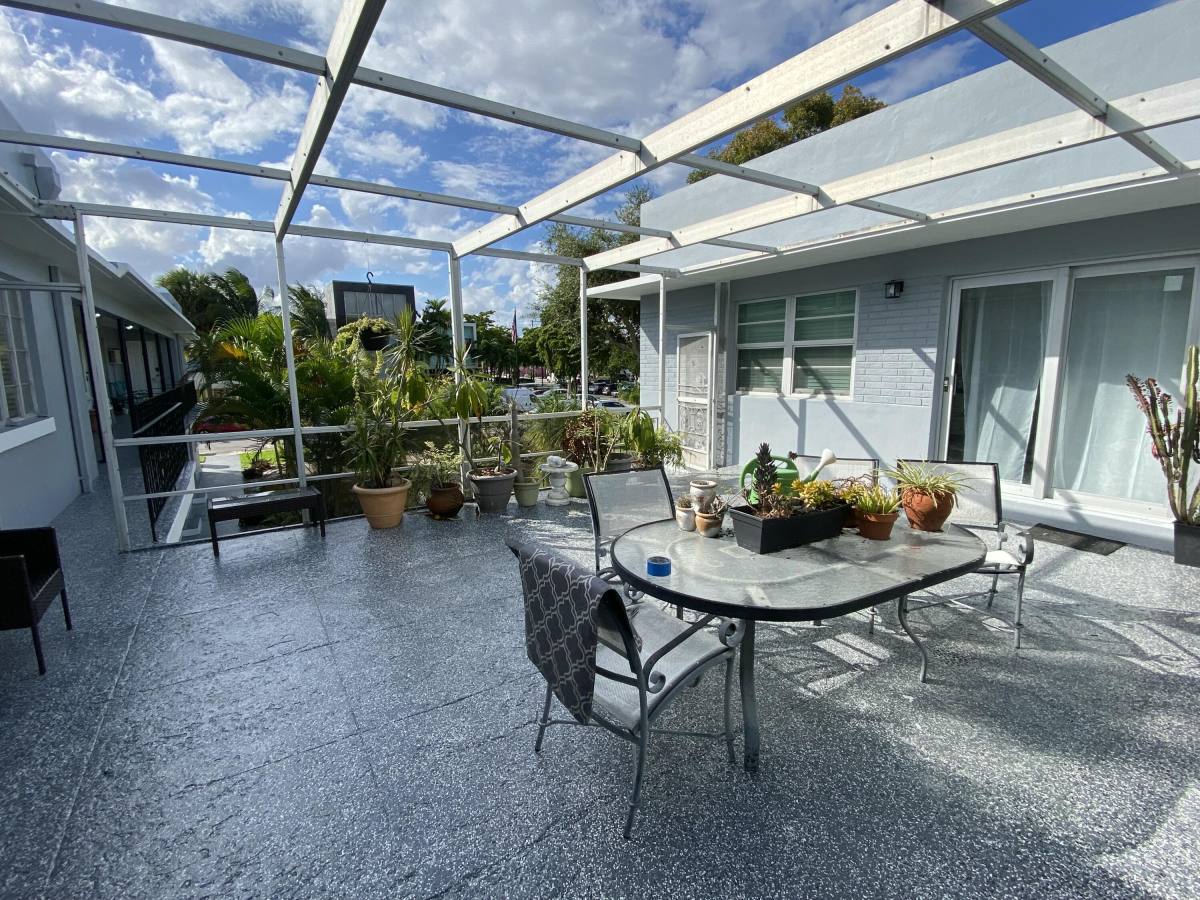 Apartment for rent at 112 Lake Ave #10, Lake Worth Beach, FL 33460