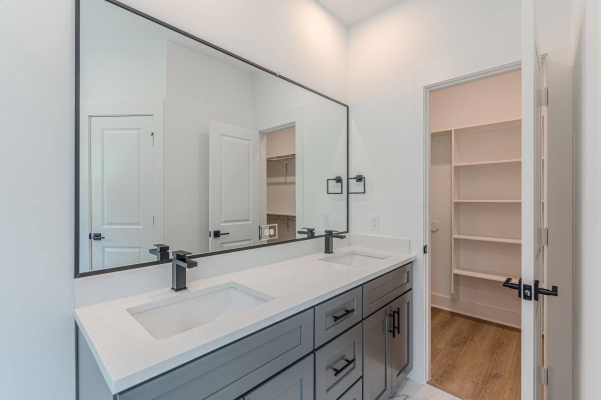 Apartment for rent at 7628 Inwood Hills Lane, Houston, TX 77088
