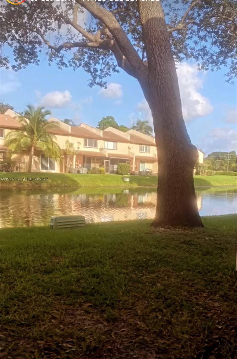 Townhouse for rent at 1177 Sussex Dr, Pompano Beach, FL 33068