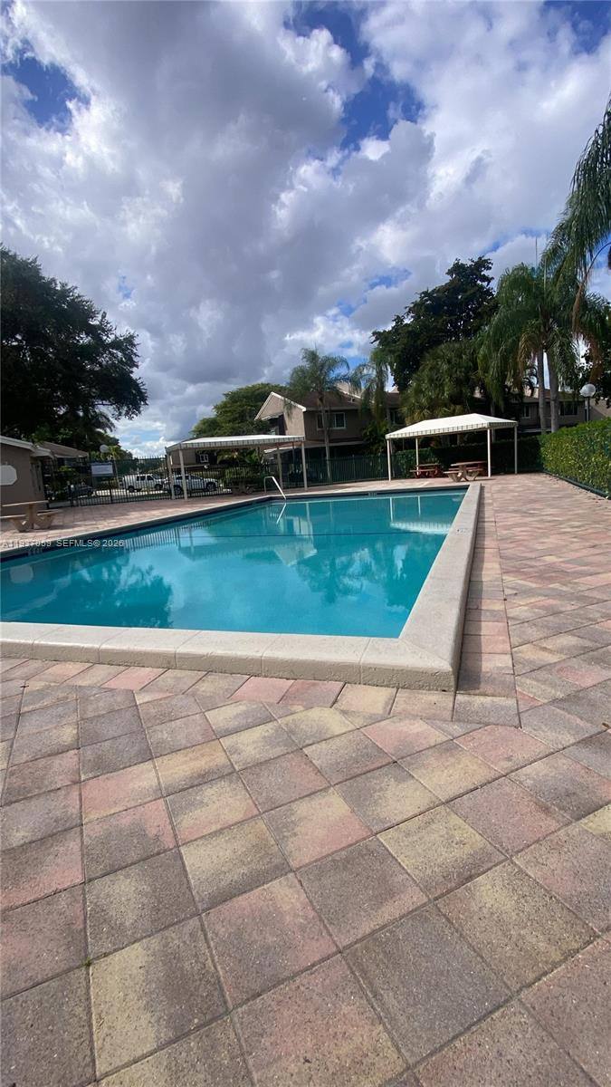 Townhouse for rent at 1177 Sussex Dr, Pompano Beach, FL 33068