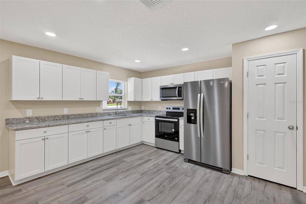 Apartment for rent at 1505 8th Ave E, Bradenton, FL 34208