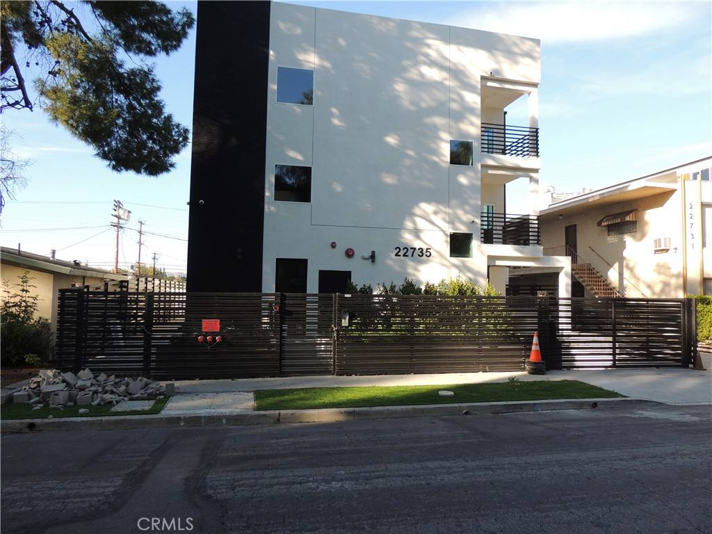 Condo for rent at 22735 Del Valle St #9, Woodland Hills, CA 91364