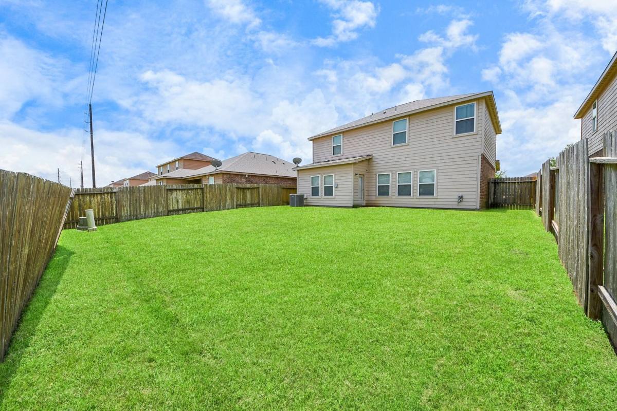 Apartment for rent at 9423 Grand Spark Dr, Rosharon, TX 77583