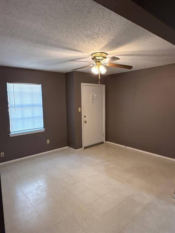 Apartment for rent at 1600 W Lane #10, Canton, TX 75103