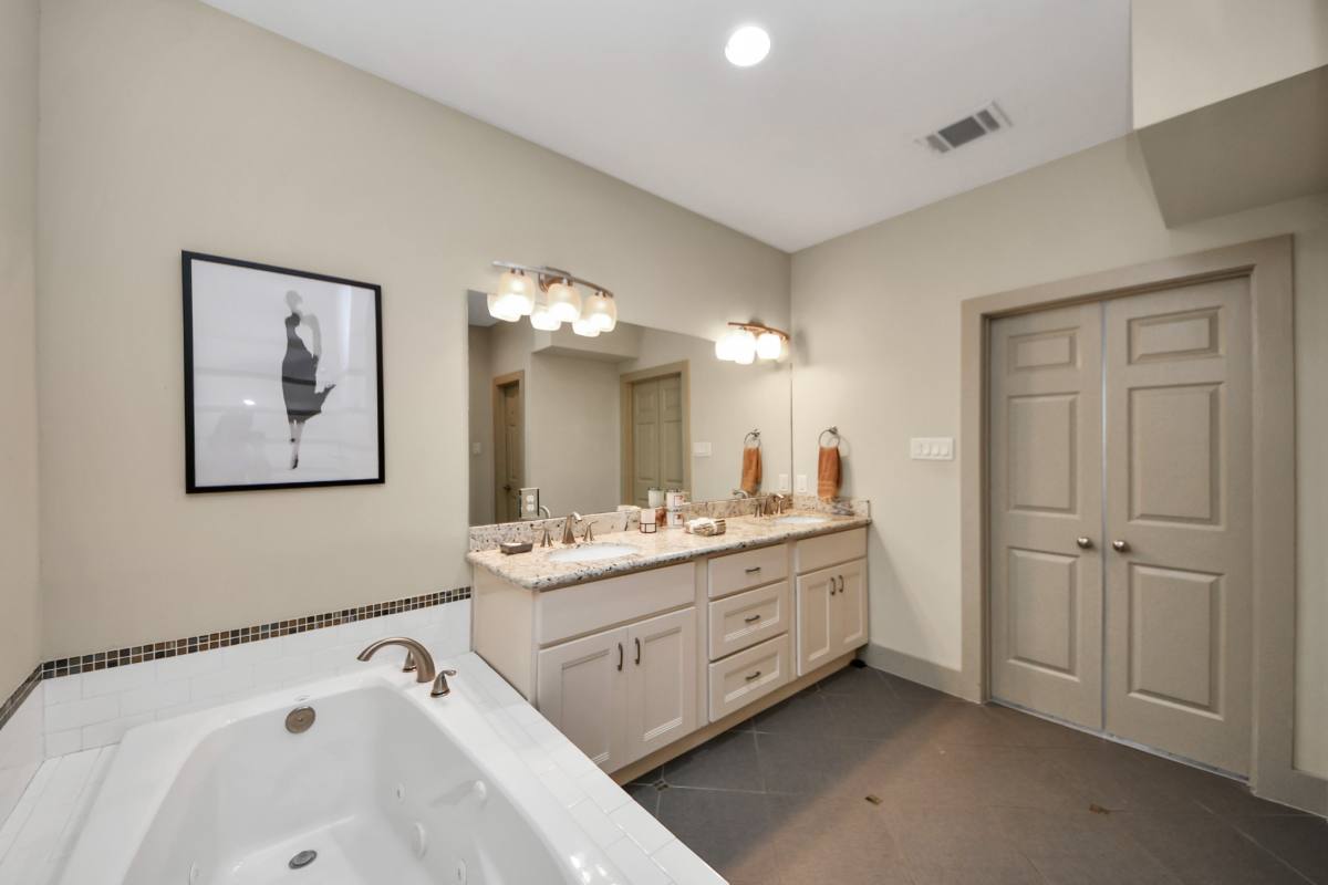 Apartment for rent at 4510 Inker St #4510B, Houston, TX 77007