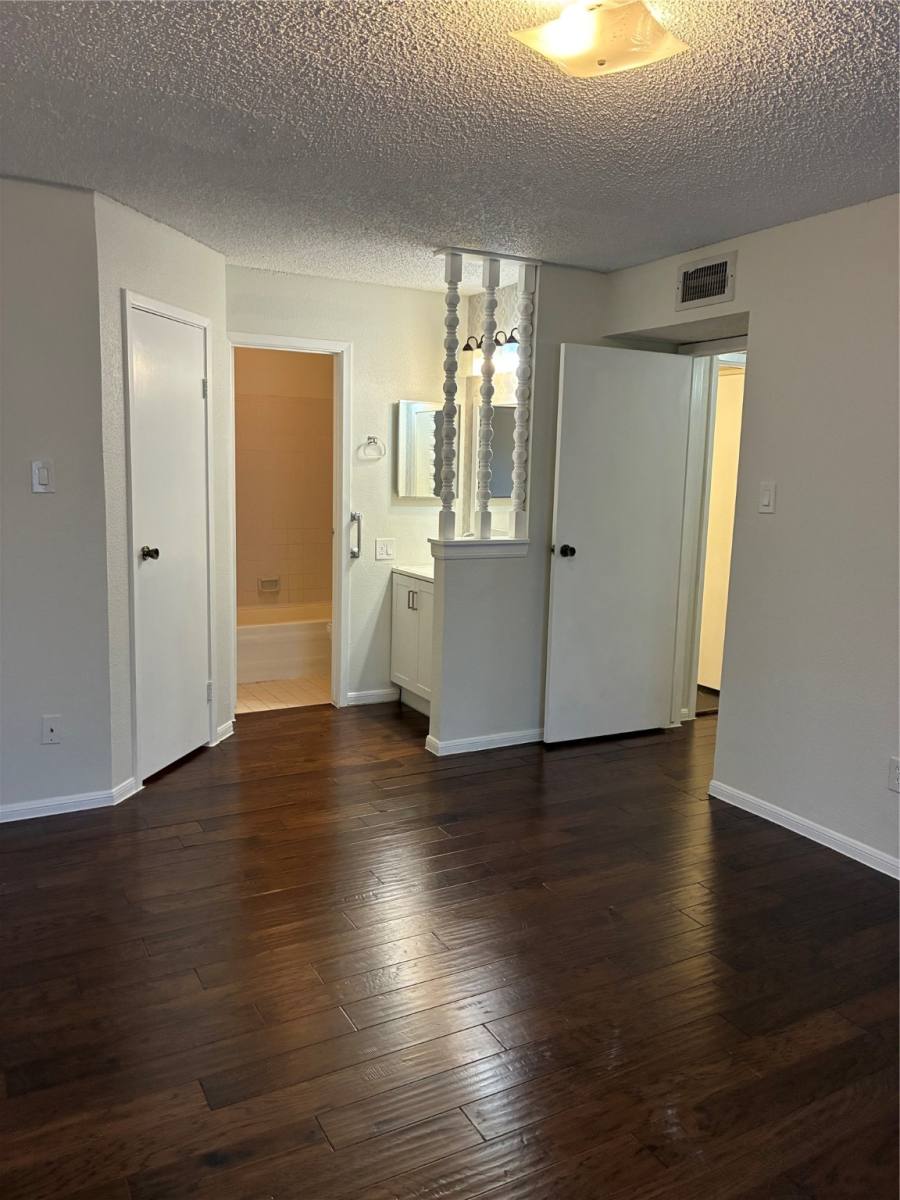 Townhouse for rent at 1500 Bay Area Blvd #1500W325, Houston, TX 77058