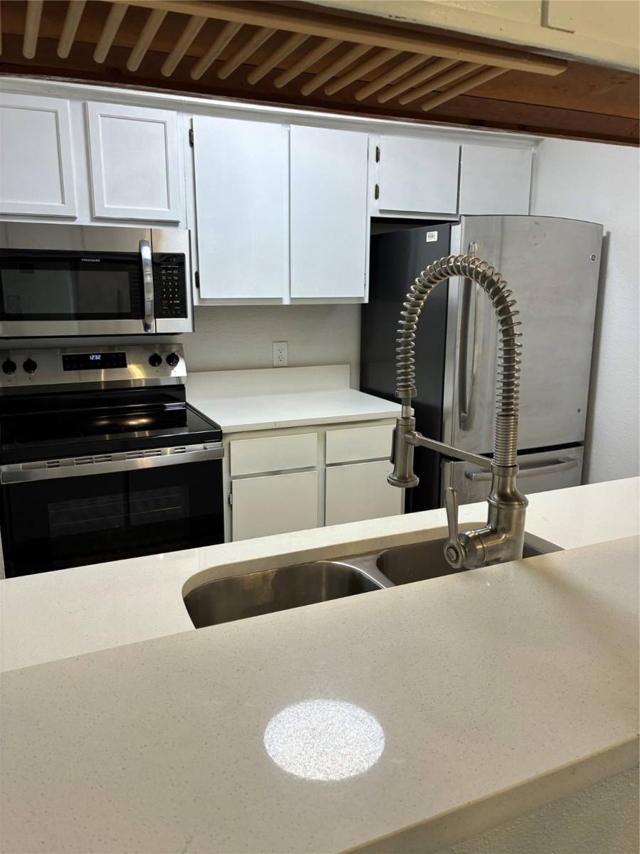Townhouse for rent at 1500 Bay Area Blvd #1500W325, Houston, TX 77058