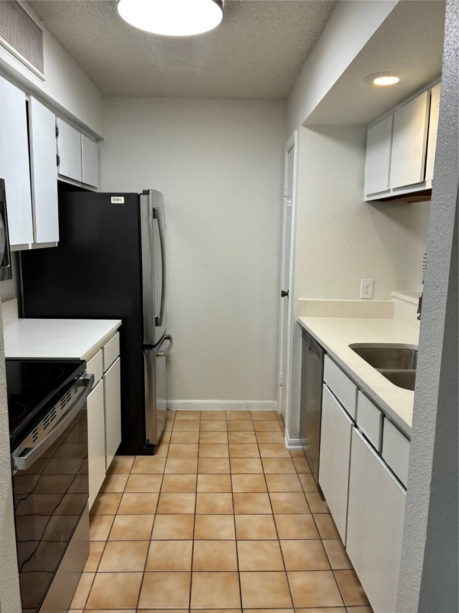 Townhouse for rent at 1500 Bay Area Blvd #1500W325, Houston, TX 77058