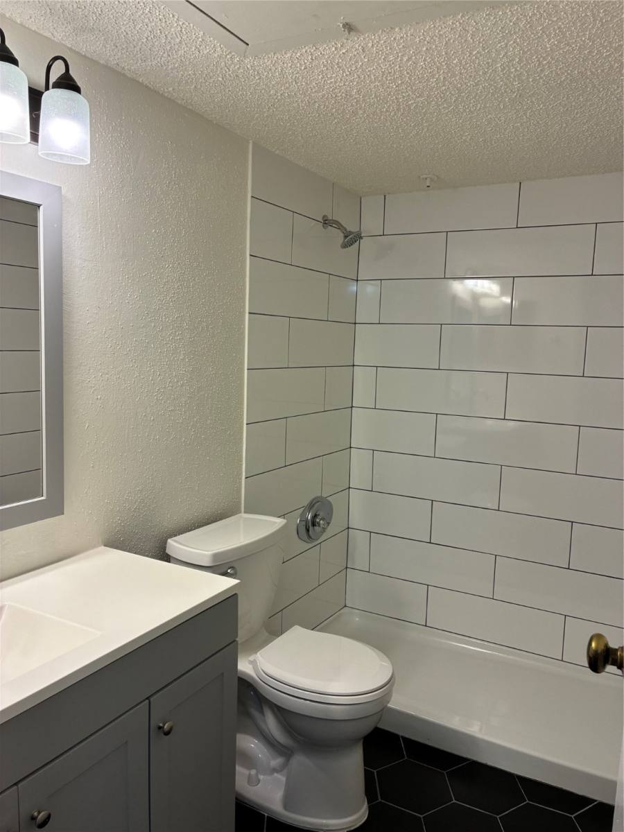 Townhouse for rent at 1500 Bay Area Blvd #1500W325, Houston, TX 77058