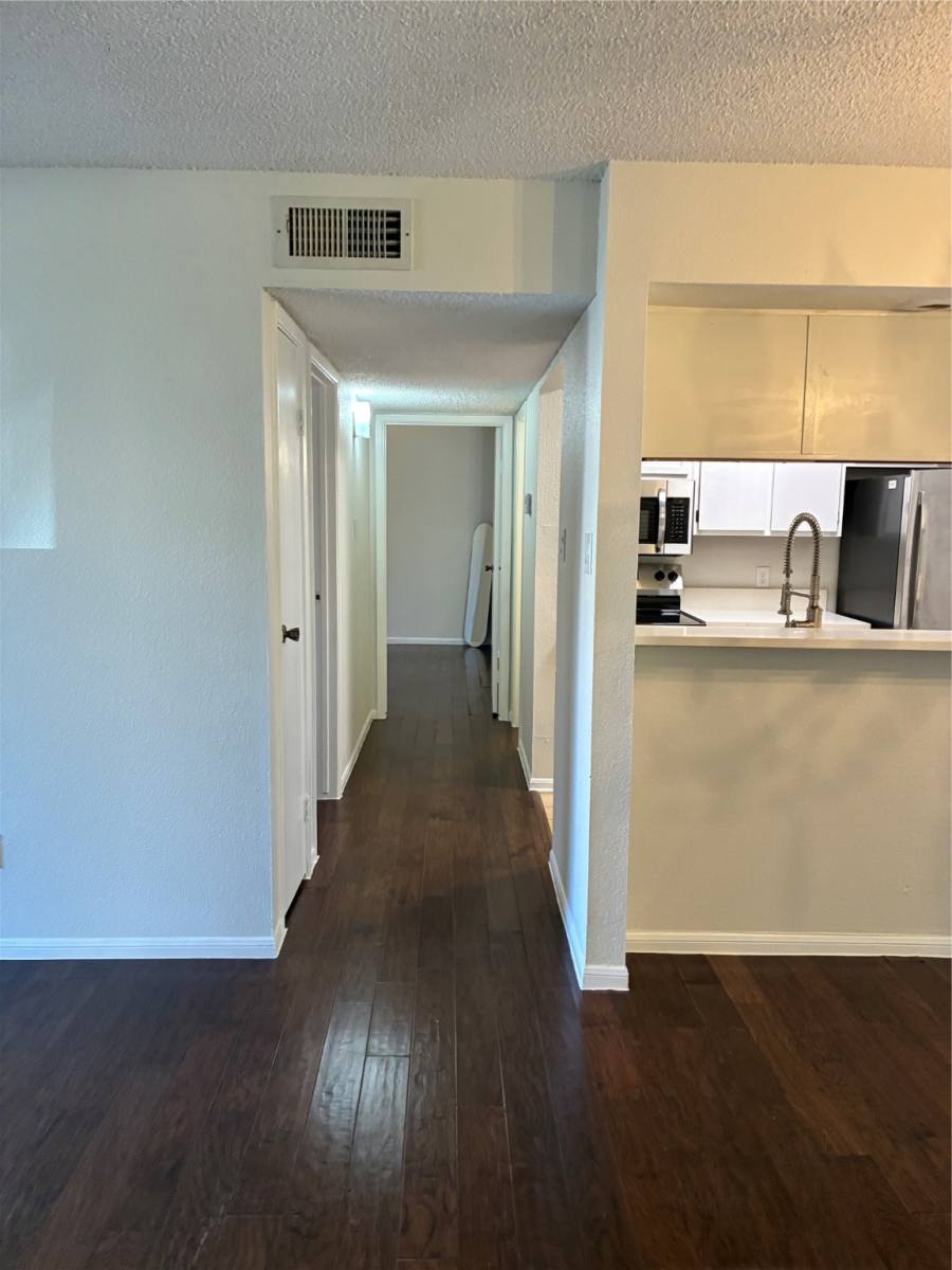 Townhouse for rent at 1500 Bay Area Blvd #1500W325, Houston, TX 77058