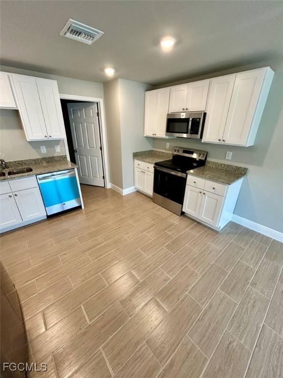 Apartment for rent at 2330-2332 Hoople St, Fort Myers, FL 33901